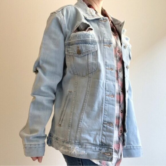 Women’s Denim Jean Jacket Distressed Light blue wash Oversized Size XSmall NWT - Picture 10 of 16